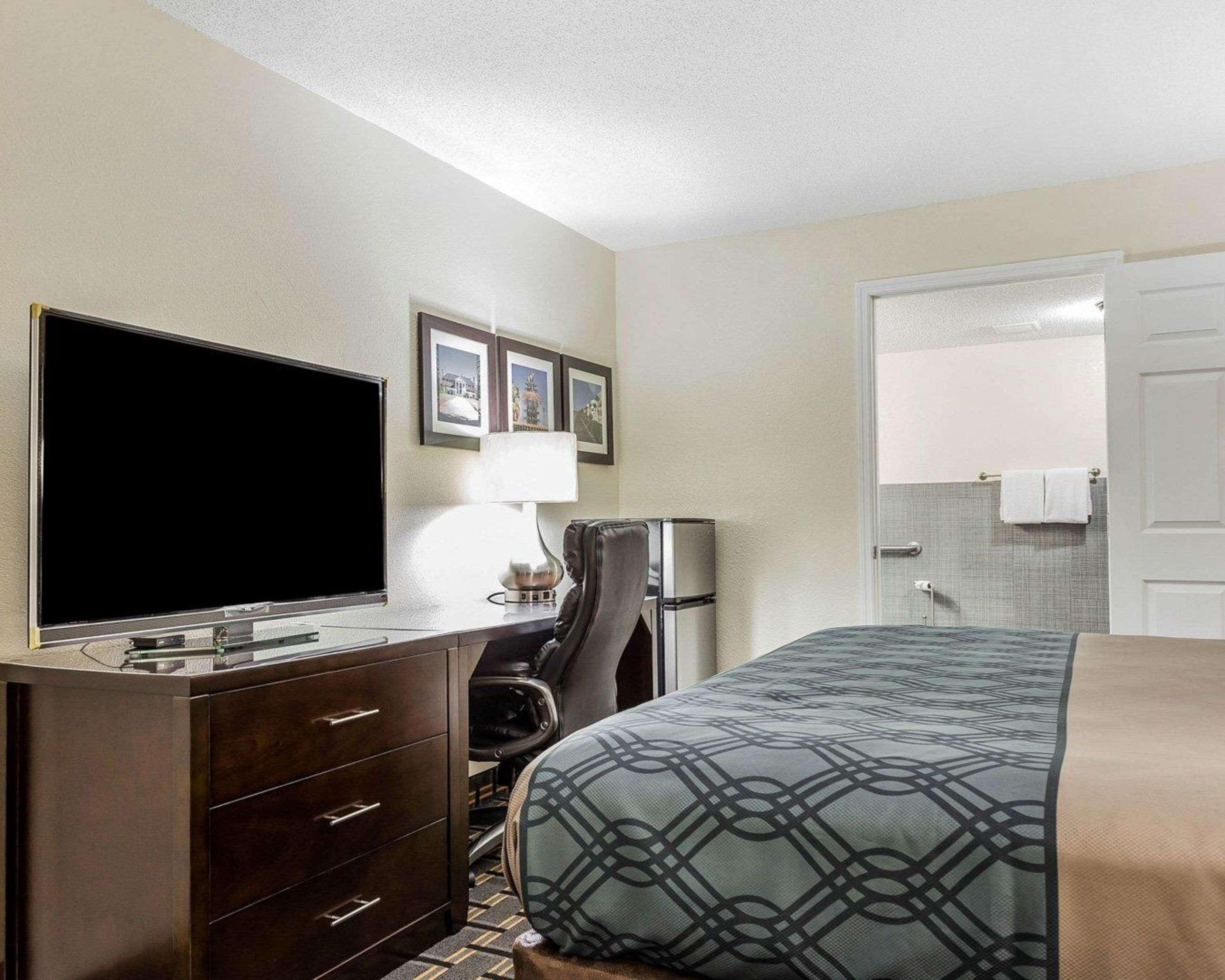 Econo Lodge Coliseum Charleston Zewnętrze zdjęcie