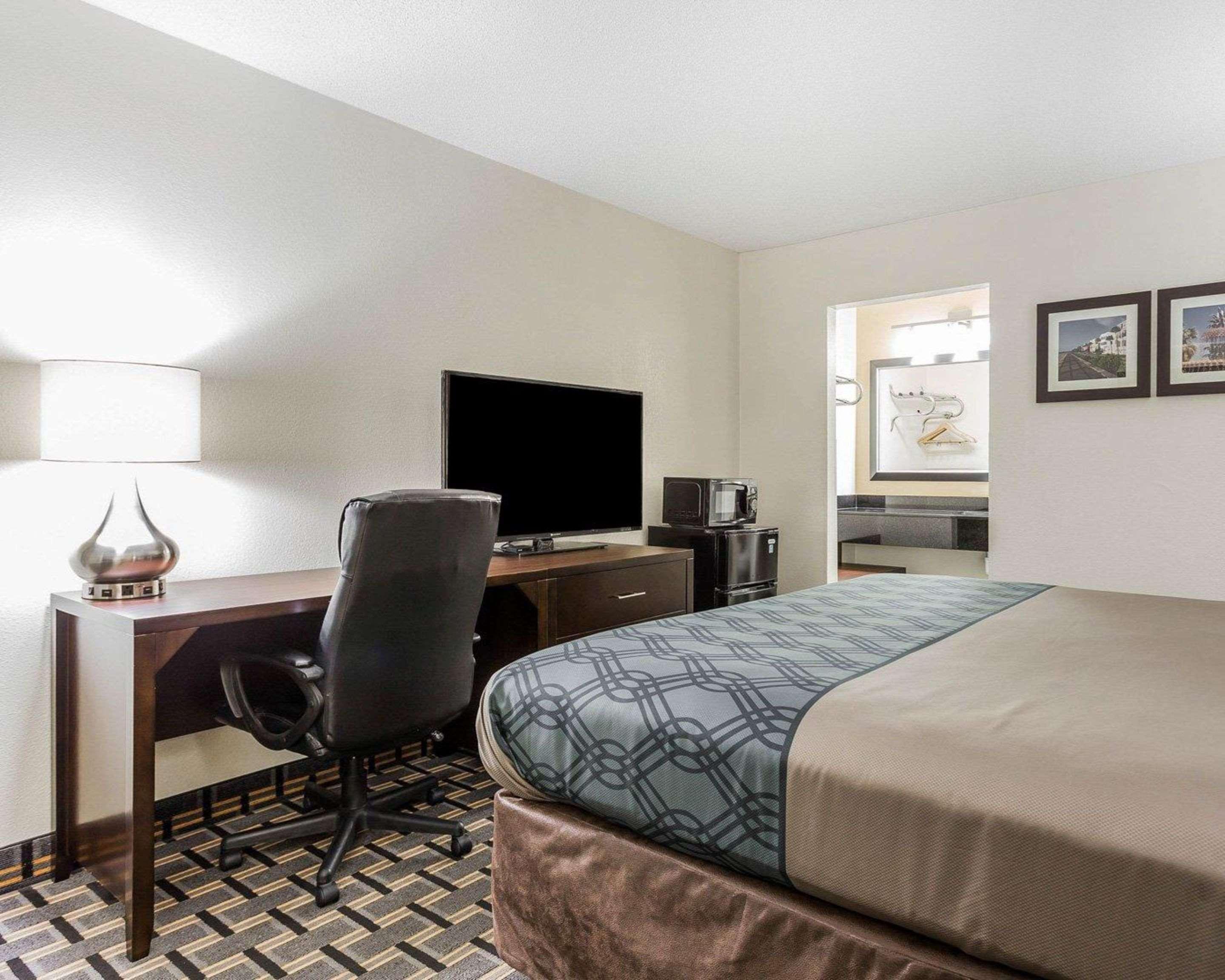 Econo Lodge Coliseum Charleston Zewnętrze zdjęcie