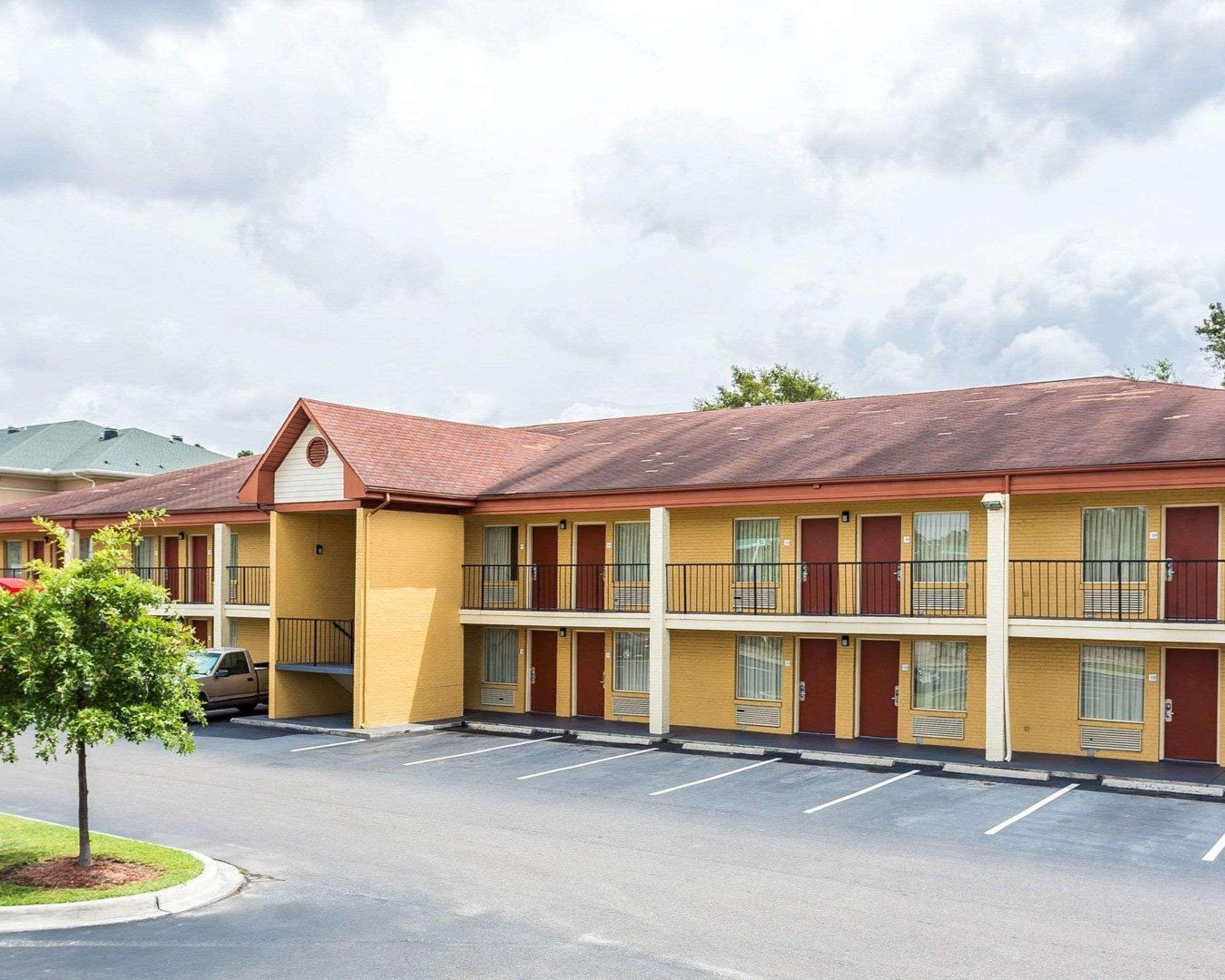 Econo Lodge Coliseum Charleston Zewnętrze zdjęcie