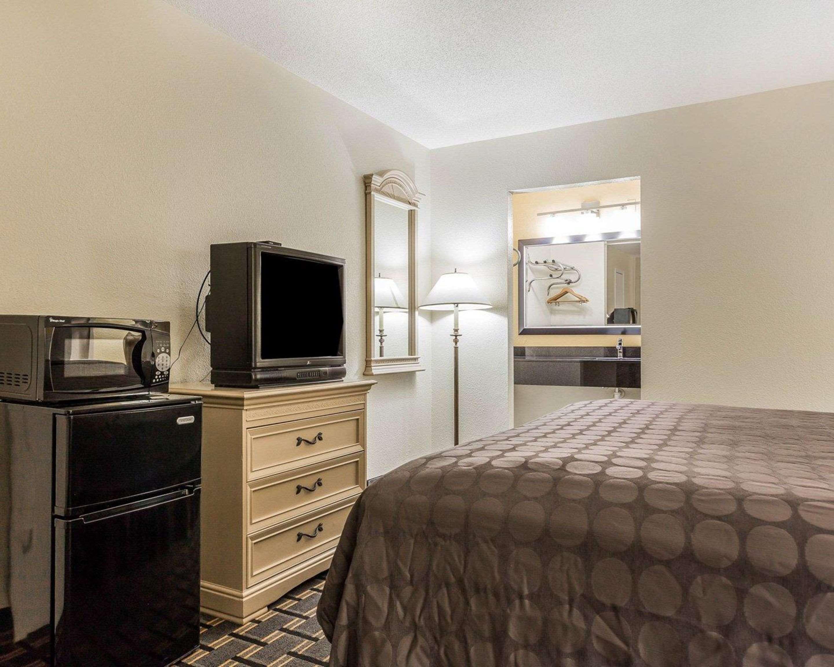 Econo Lodge Coliseum Charleston Zewnętrze zdjęcie