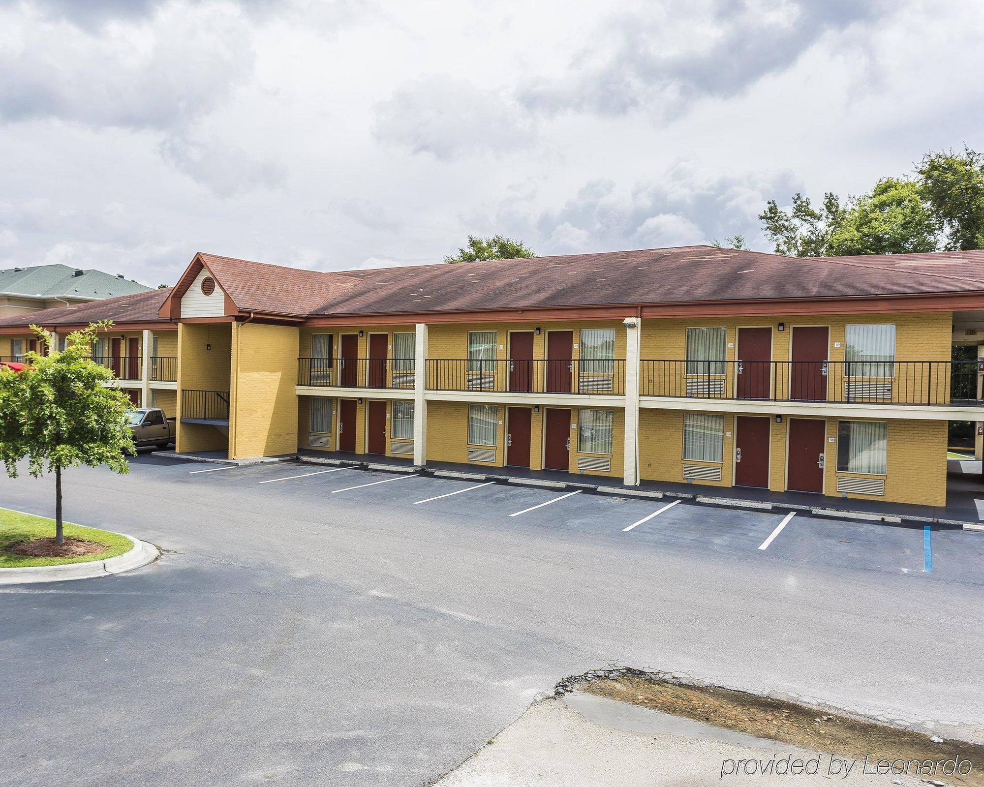 Econo Lodge Coliseum Charleston Zewnętrze zdjęcie